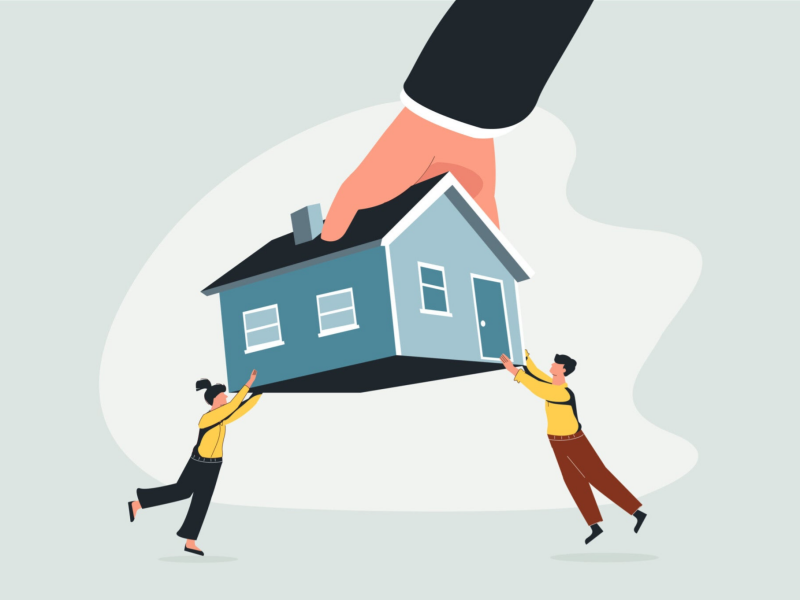 Betaalbare nieuwbouw? Ik vraag het me af met de huidige prijzen ... (okt 2024) Illustratie van een grote hand die een huis vasthoudt, terwijl een man en een vrouw aan weerszijden proberen het huis vast te grijpen. Het huis lijkt hen bijna te ontsnappen, 