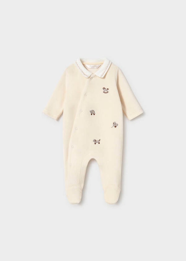 Mayoral winter 2027 newborn babypakje velours met kraagje
