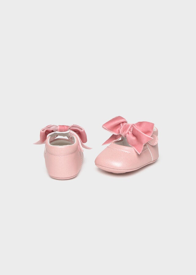 Mayoral winter 2027 meisjes babyschoentjes velvet roze strik