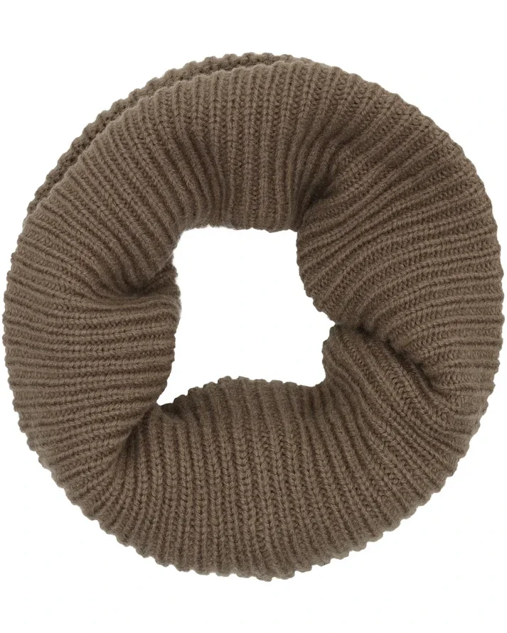 En Fant sjaal Pine bark nekwarmer