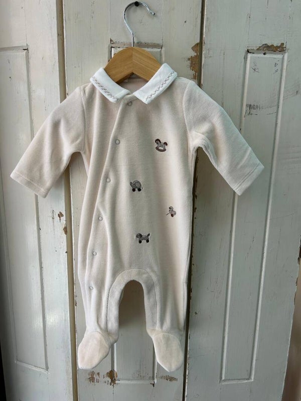 Mayoral winter 2027 newborn babypakje velours met kraagje