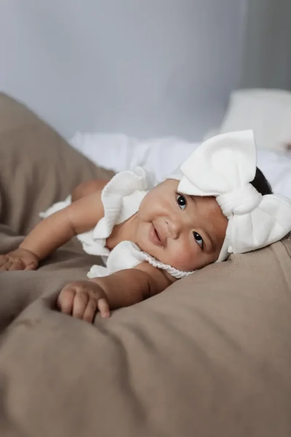 Babyhaarbandje strik snow white