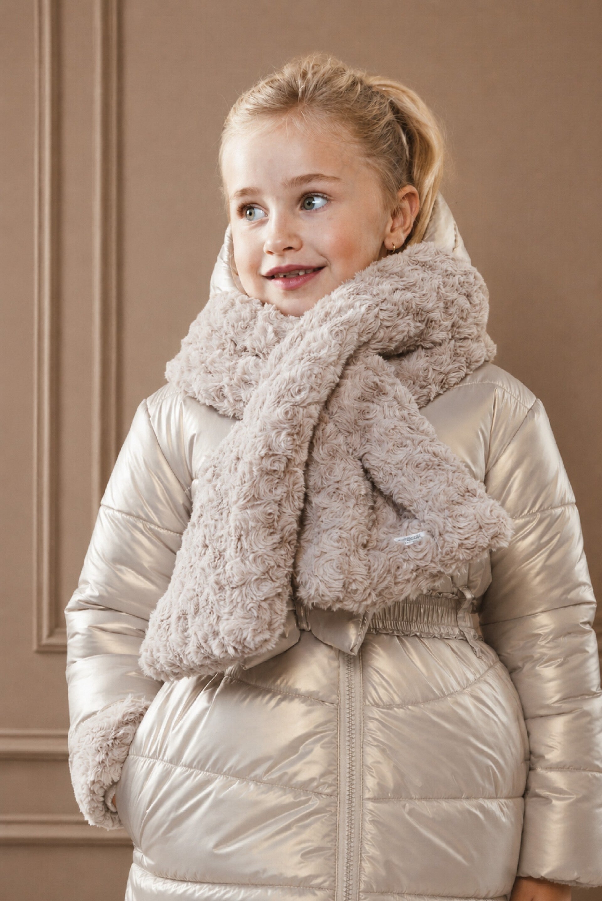 Le Chic RIANNA furry scarf Dune