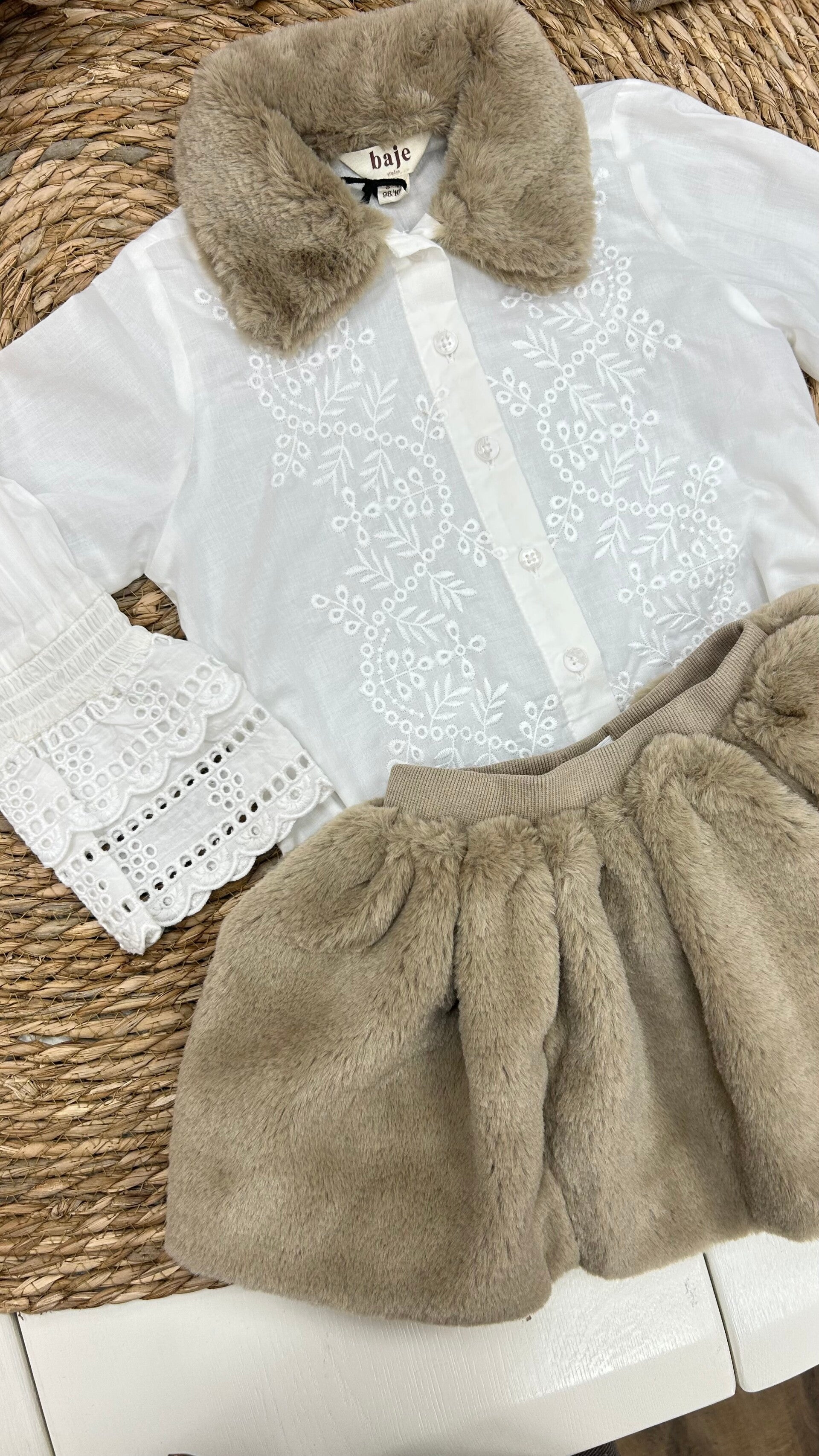 Baje Studio High winter Kaia off white blouse