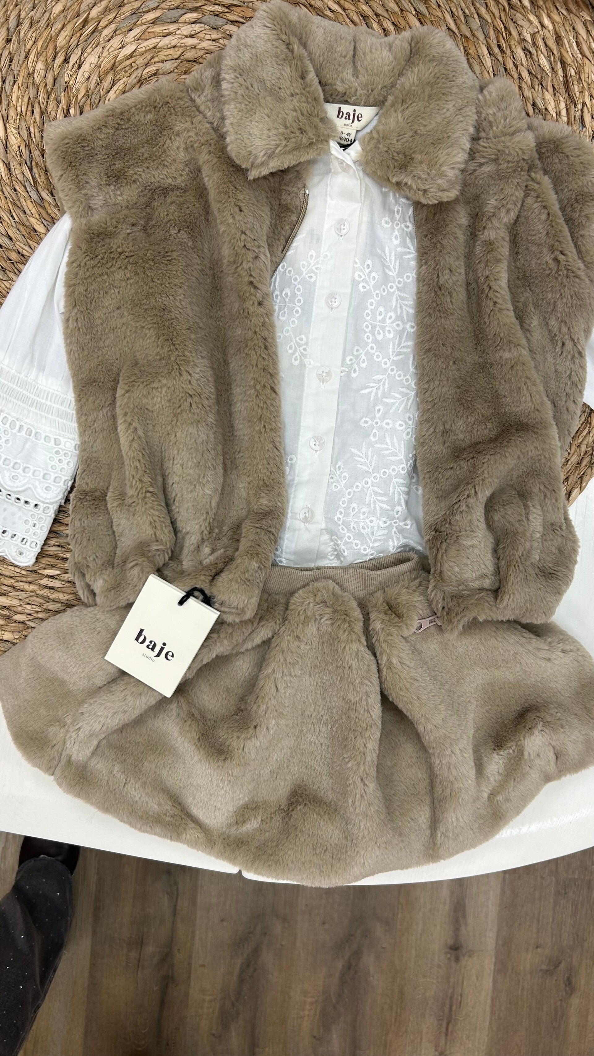 Baje Studio High winter Loue beige gilet