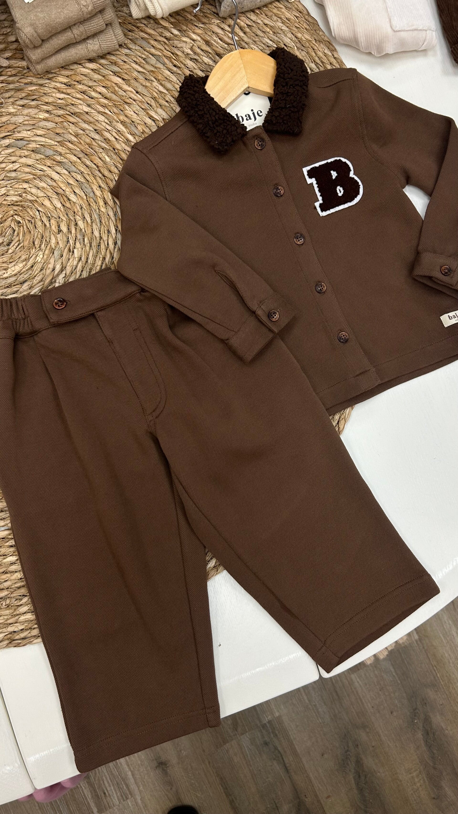 Baje Studio High Winter Bai blouse brown dark