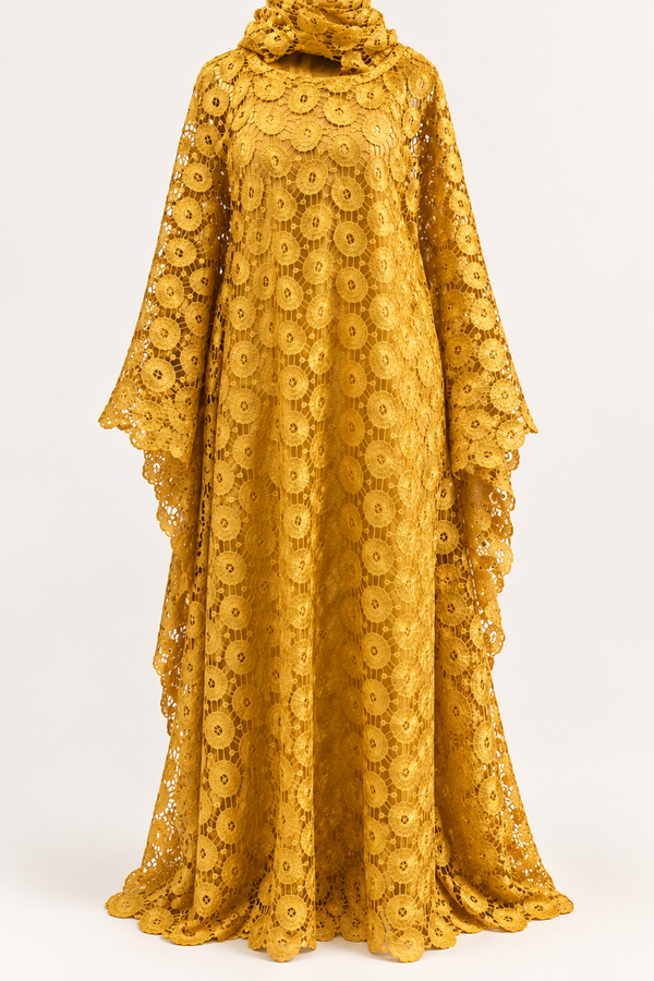 Robe longue en guipure dorée