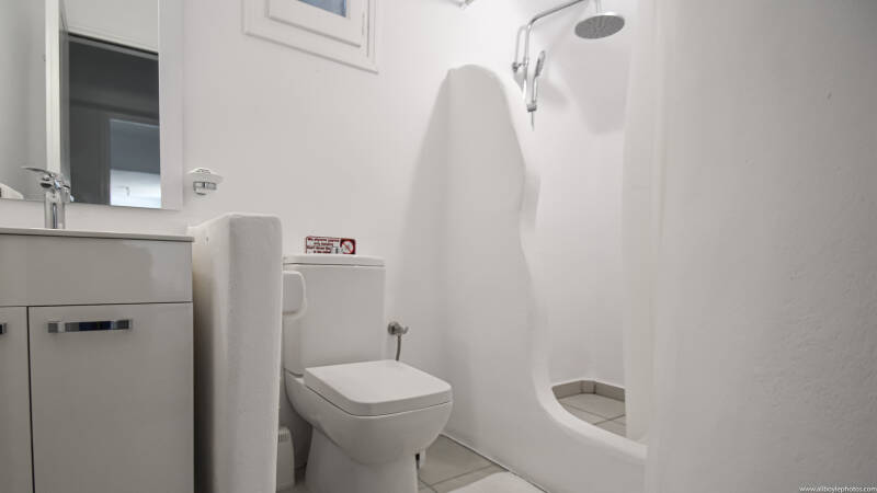 spitimariebathroomtoilet-5.jpg