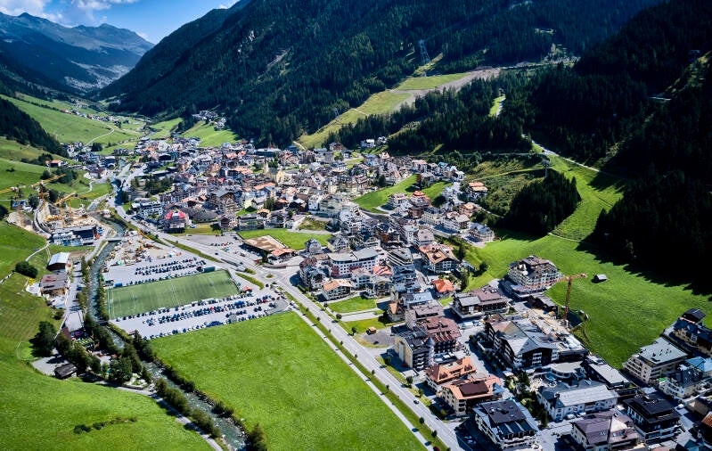 Ischgl in mitten der Tiroler Alpen