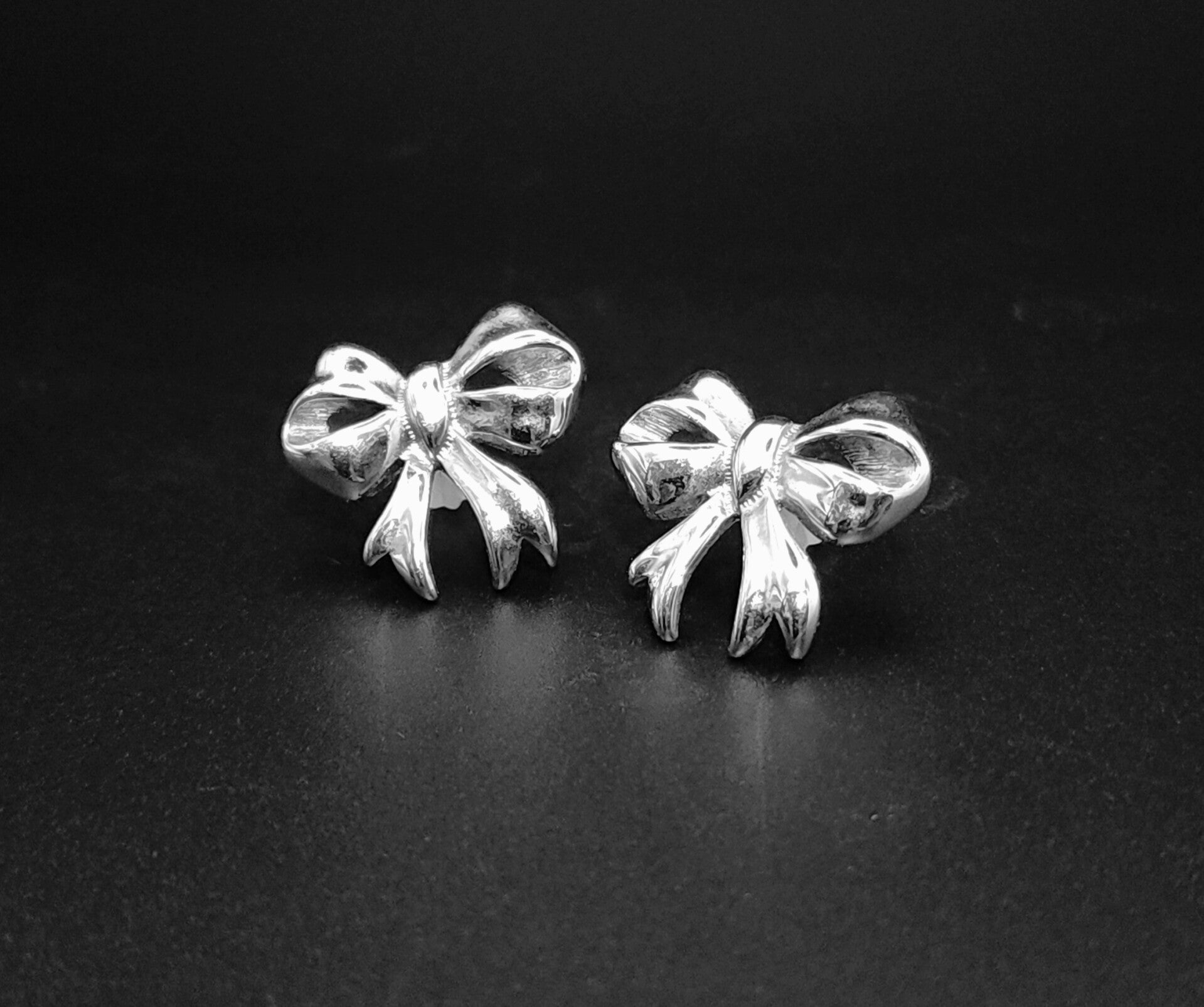 Bow Earrings, Post