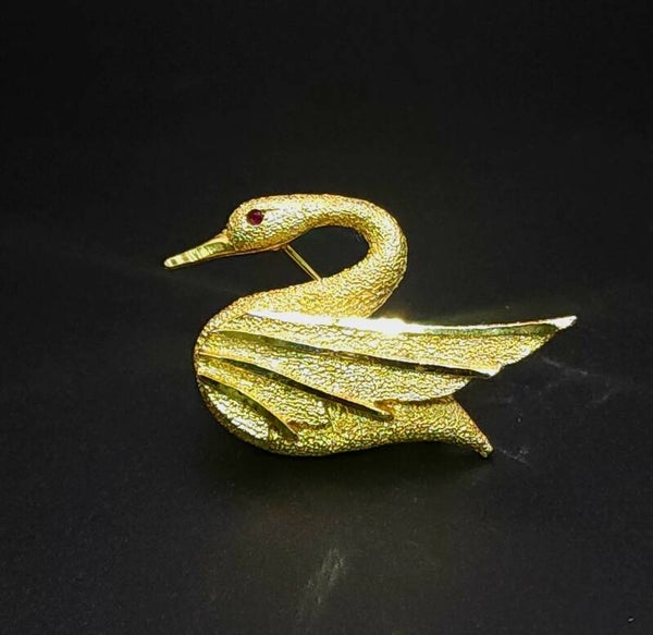 Swan Brooch ~ Vintage ~ Hallmark