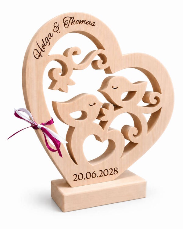 Hochzeitsgeschenk Herz aus Zirbenholz mit Namen & Datum
