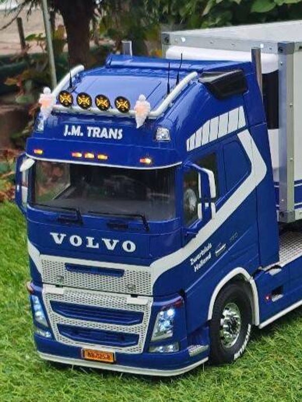 Zonneklep volvo FH16 tamiya