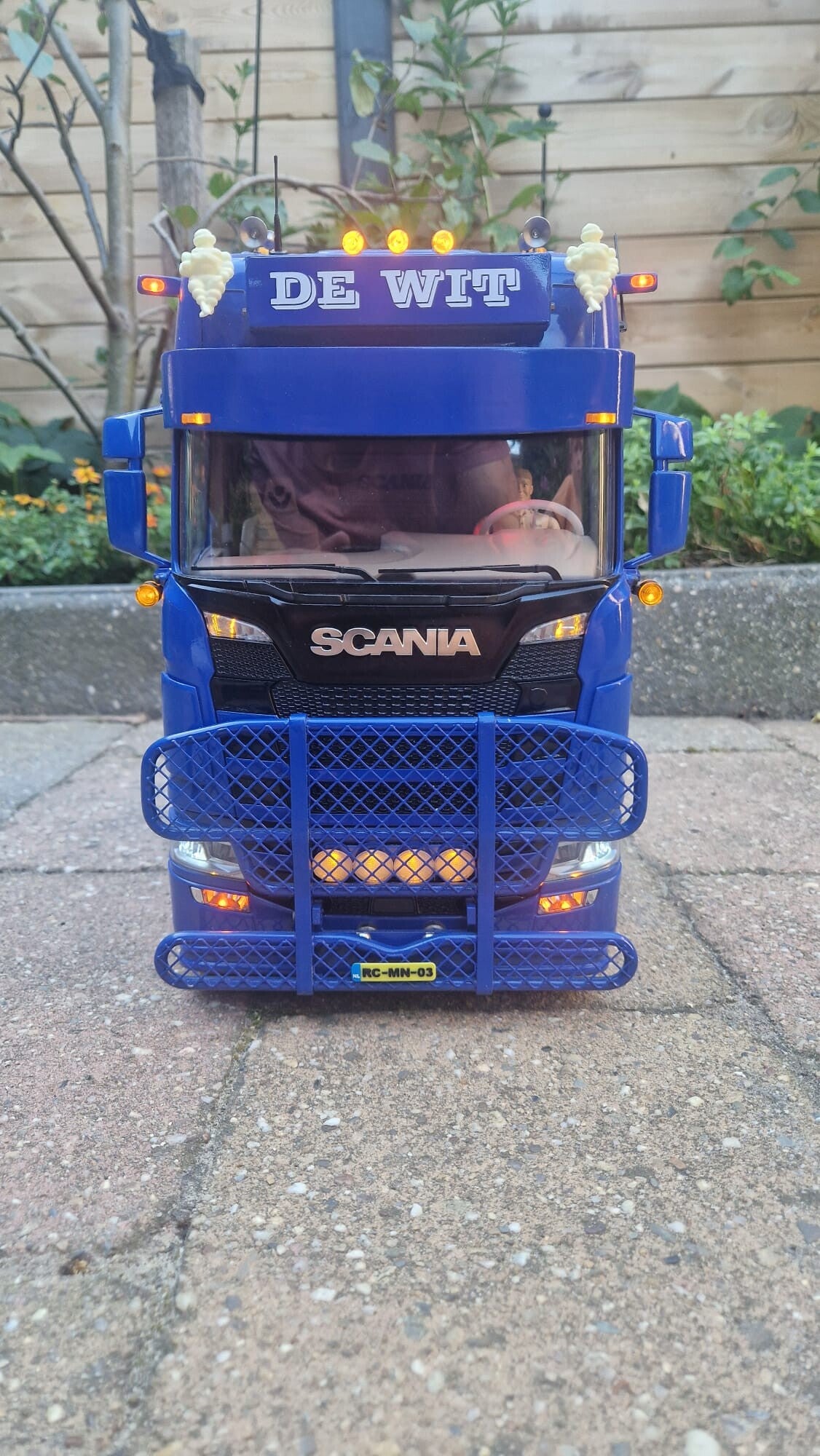 zonneklep Scania R en Next-gen rond