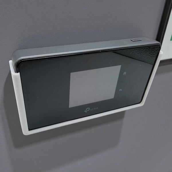 Wandhalterung TP-Link M8550 5G Router Halter PETG Klebemontage Halterung Weiß