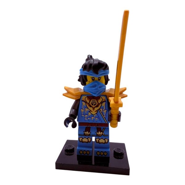 LEGO Ninjago Nya Minifigur mit goldenem Katana aus Set 71863 Schulterpanzer gold
