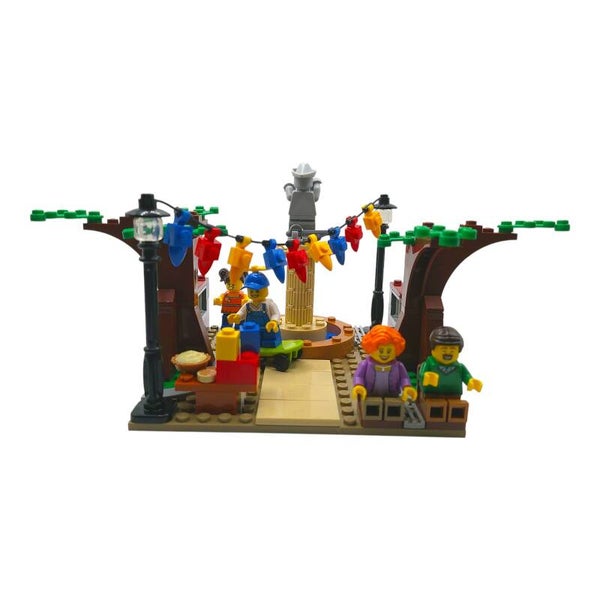 Lego® City "Parkanlage mit Denkmal und Minifiguren" 60271