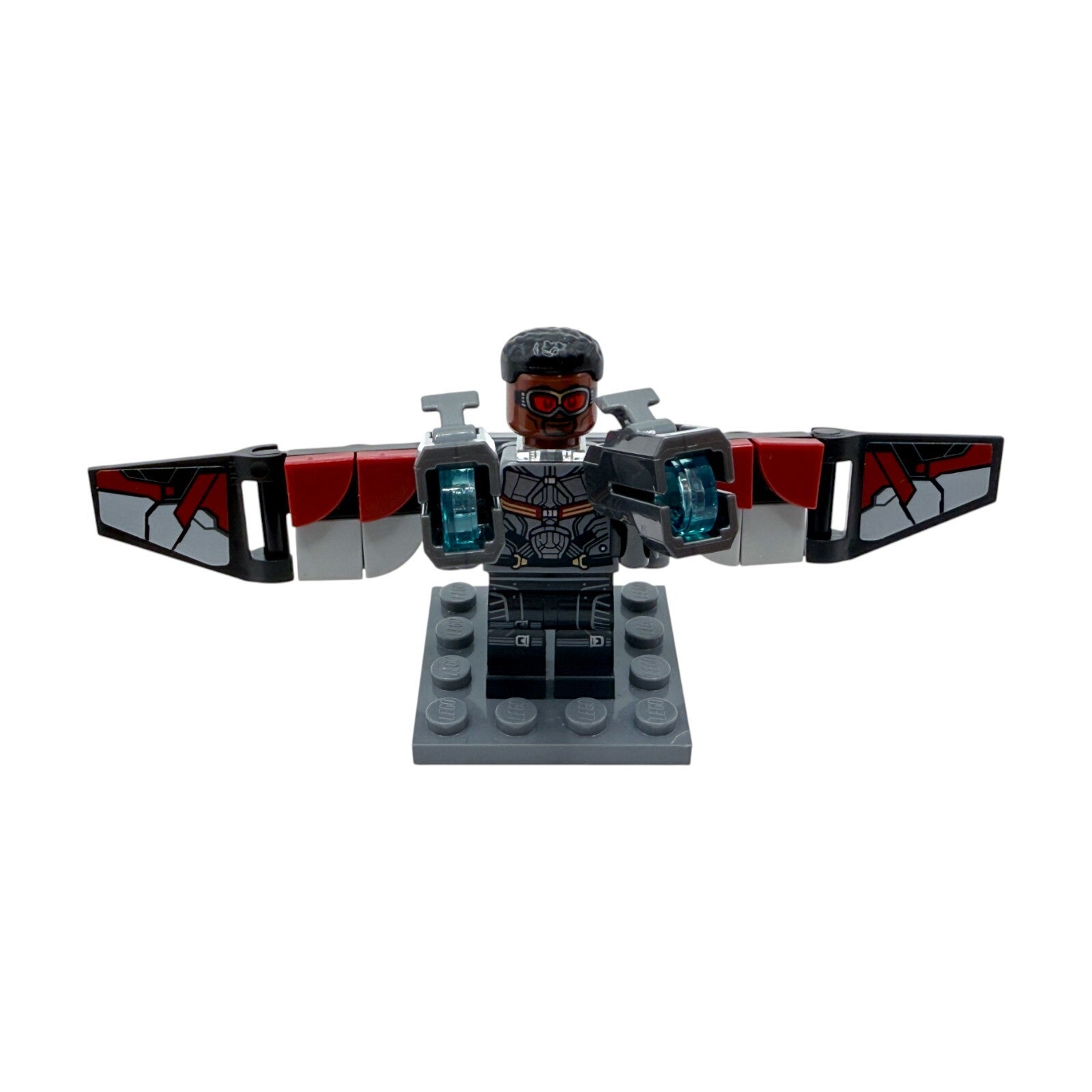 LEGO® Marvel™ Minifigur Falcon mit Flügeln & 2 Shootern 76323
