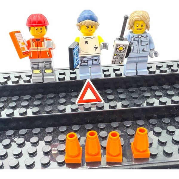 LEGO® City 3x Minifiguren mit Zubehör aus Set 60467 Baustelle & Abschleppdienst1
