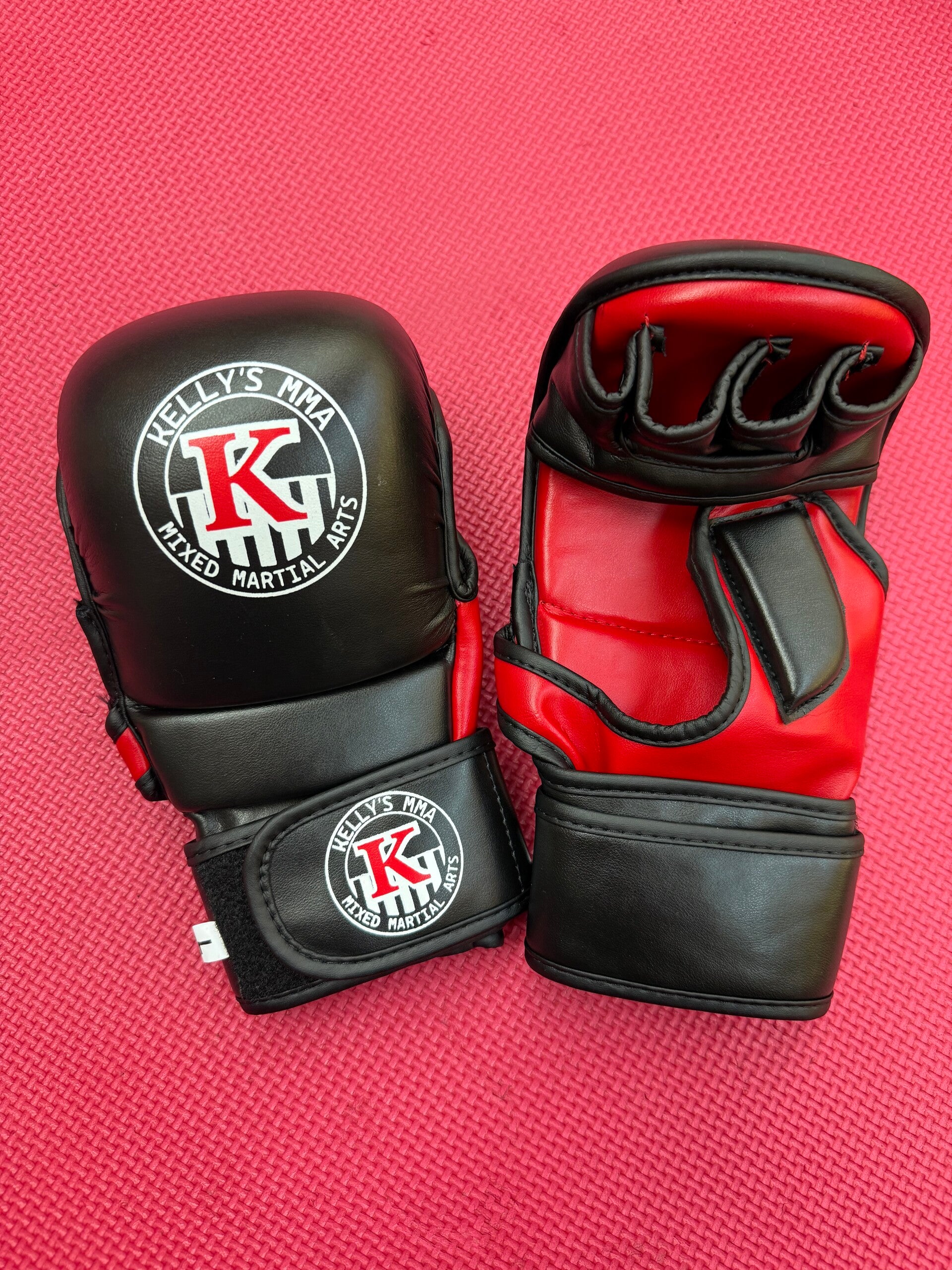 Kelly’s MMA 8oz MMA gloves