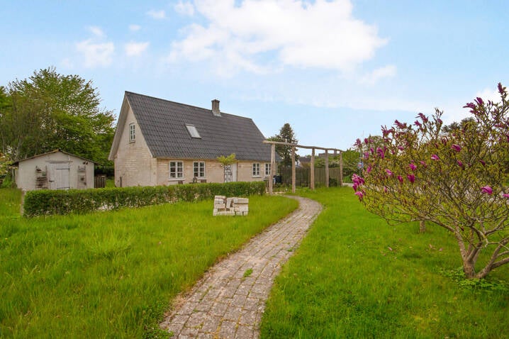 Huis gezien vanuit de voortuin