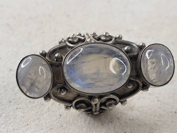 Regenboog maansteen ring