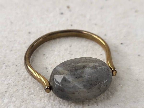 Labradoriet ring