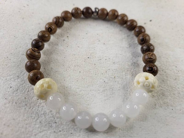 Fossiel mammoet been en seleniet