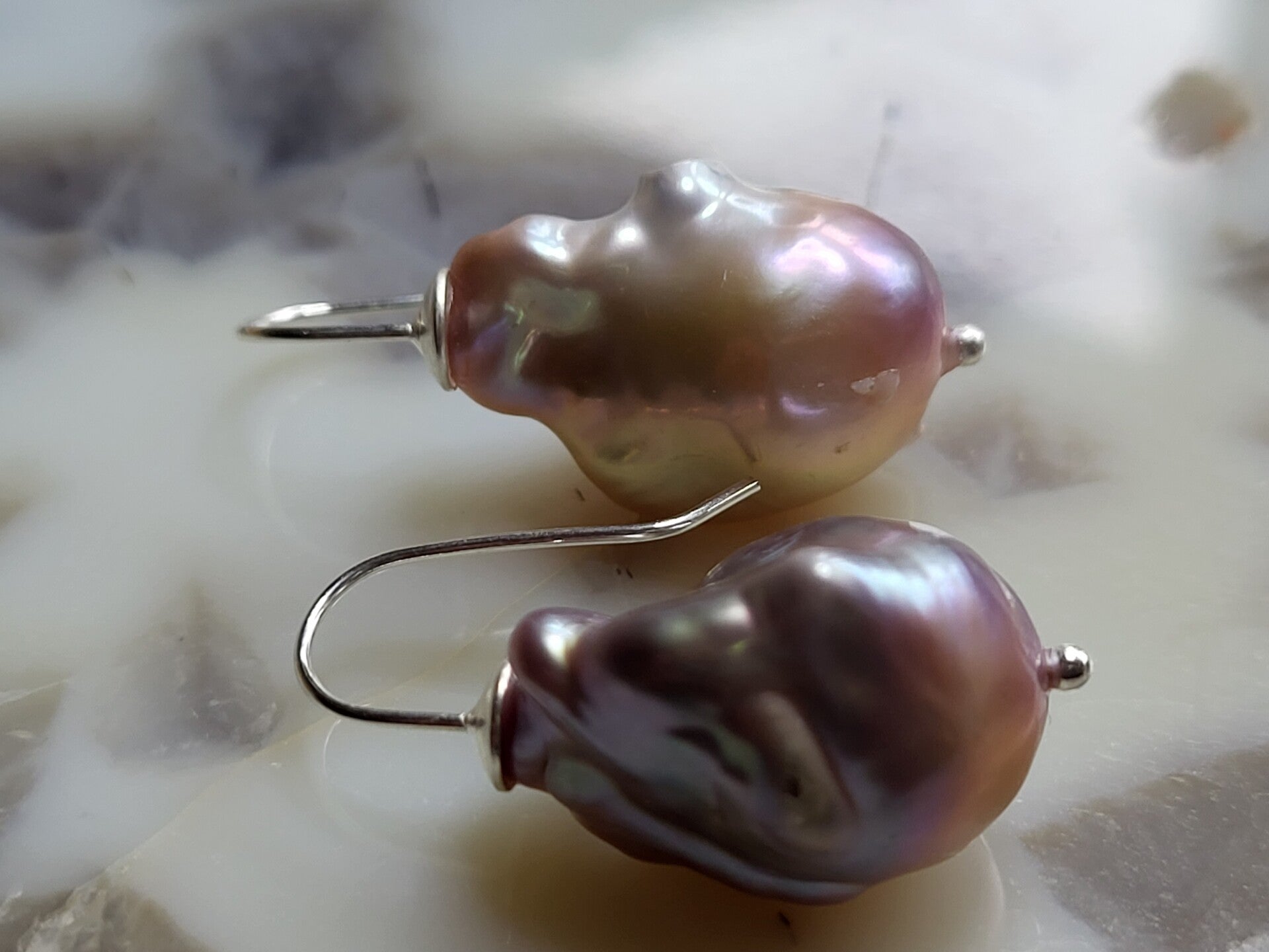 Grote barok parel oorbellen