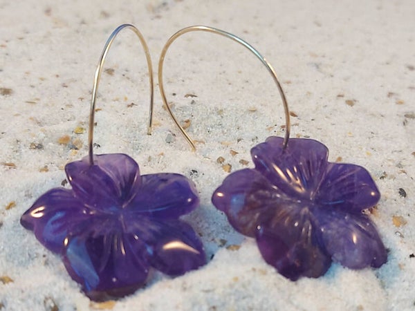 Amethist bloemen aan creolen