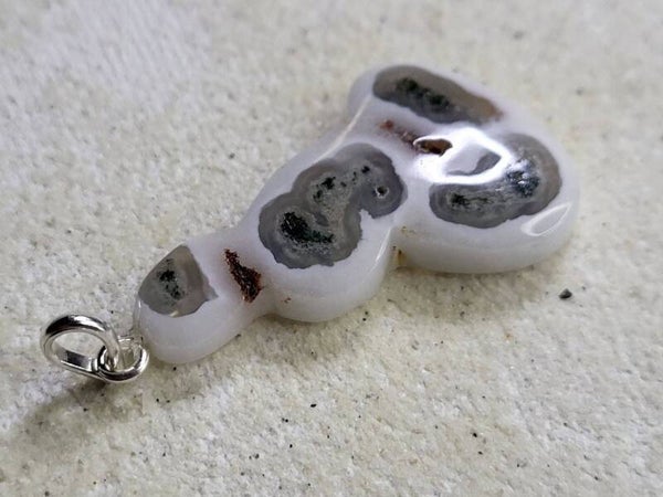 Solar kwarts hanger