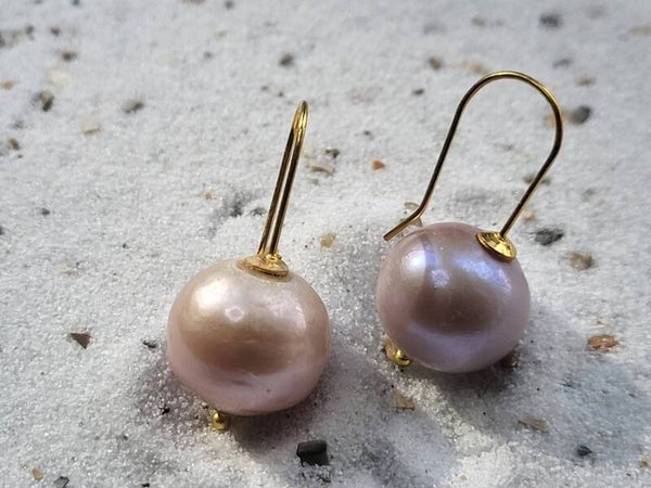 Roze zoetwaterparel oorhangers