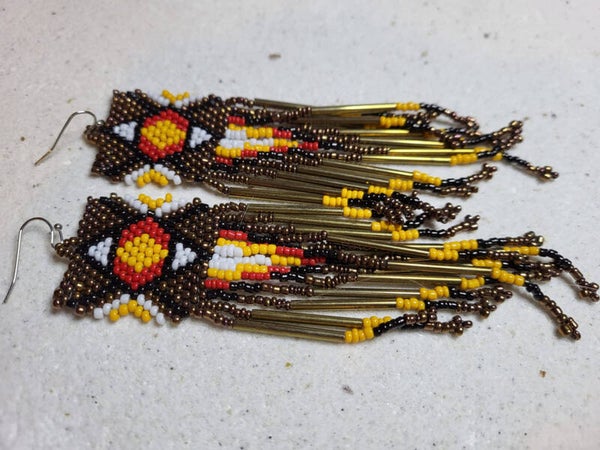 Native kraaltjes oorbellen