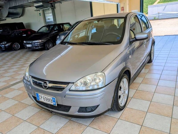 Opel Corsa 1.3 CDTI anno 2005 targa CP698KB