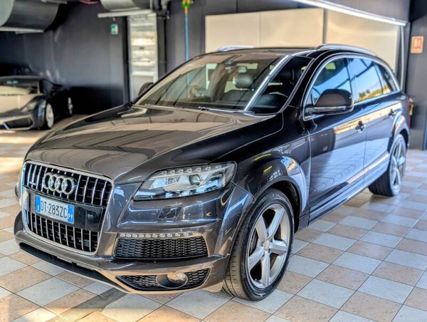 Audi Q7 3.0 TDI tiptronic quattro  S-LINE 7posti 240cv targa DT283ZC