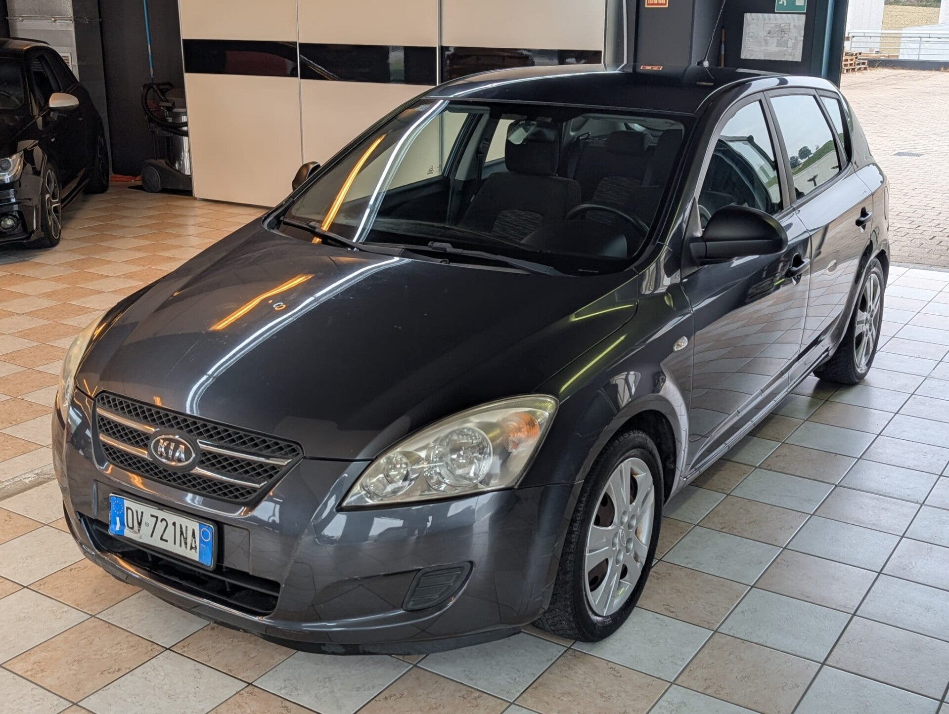 Kia Ceed 1.4cc EX bi-fuel Targa: DV721NA