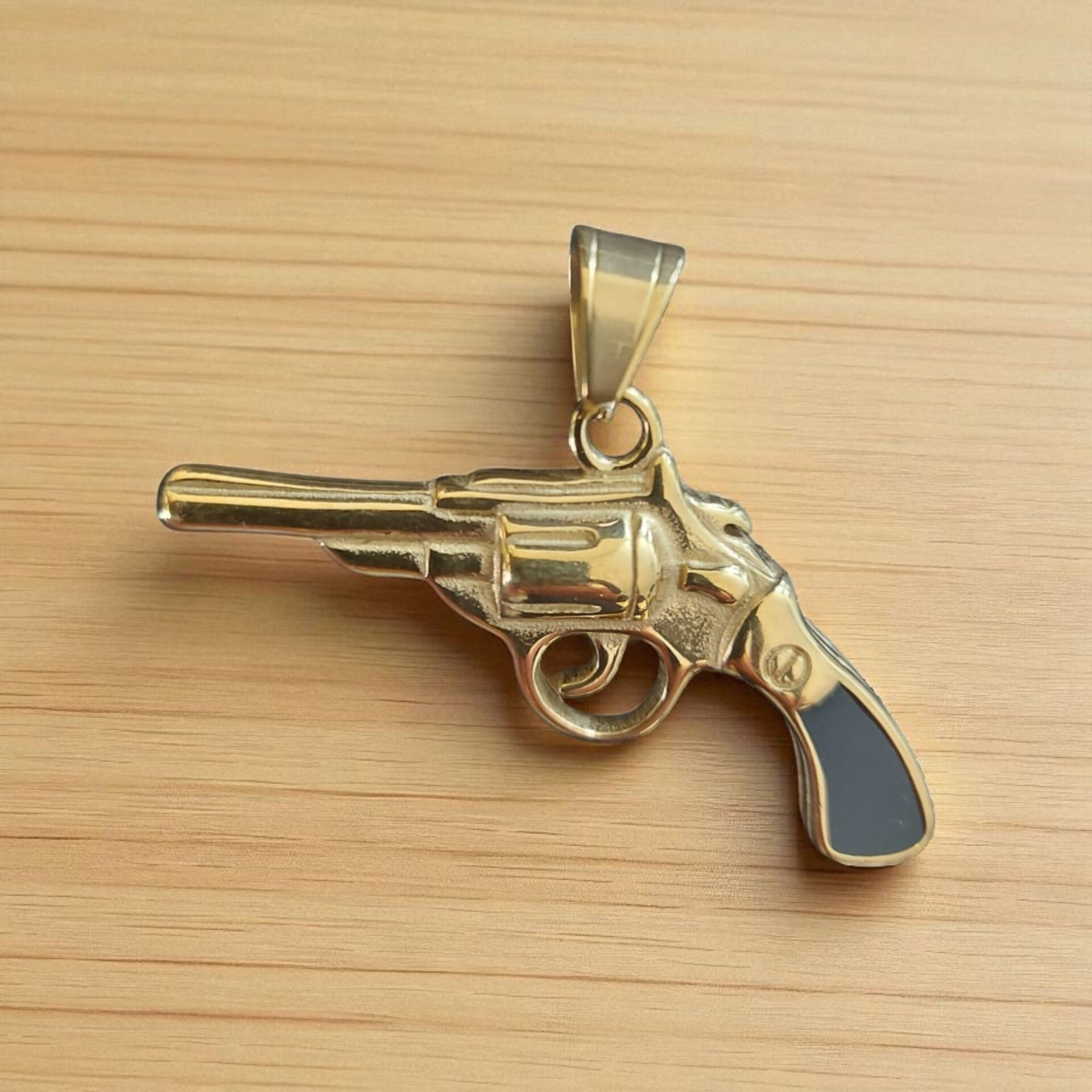 Charm Militaire Revolver