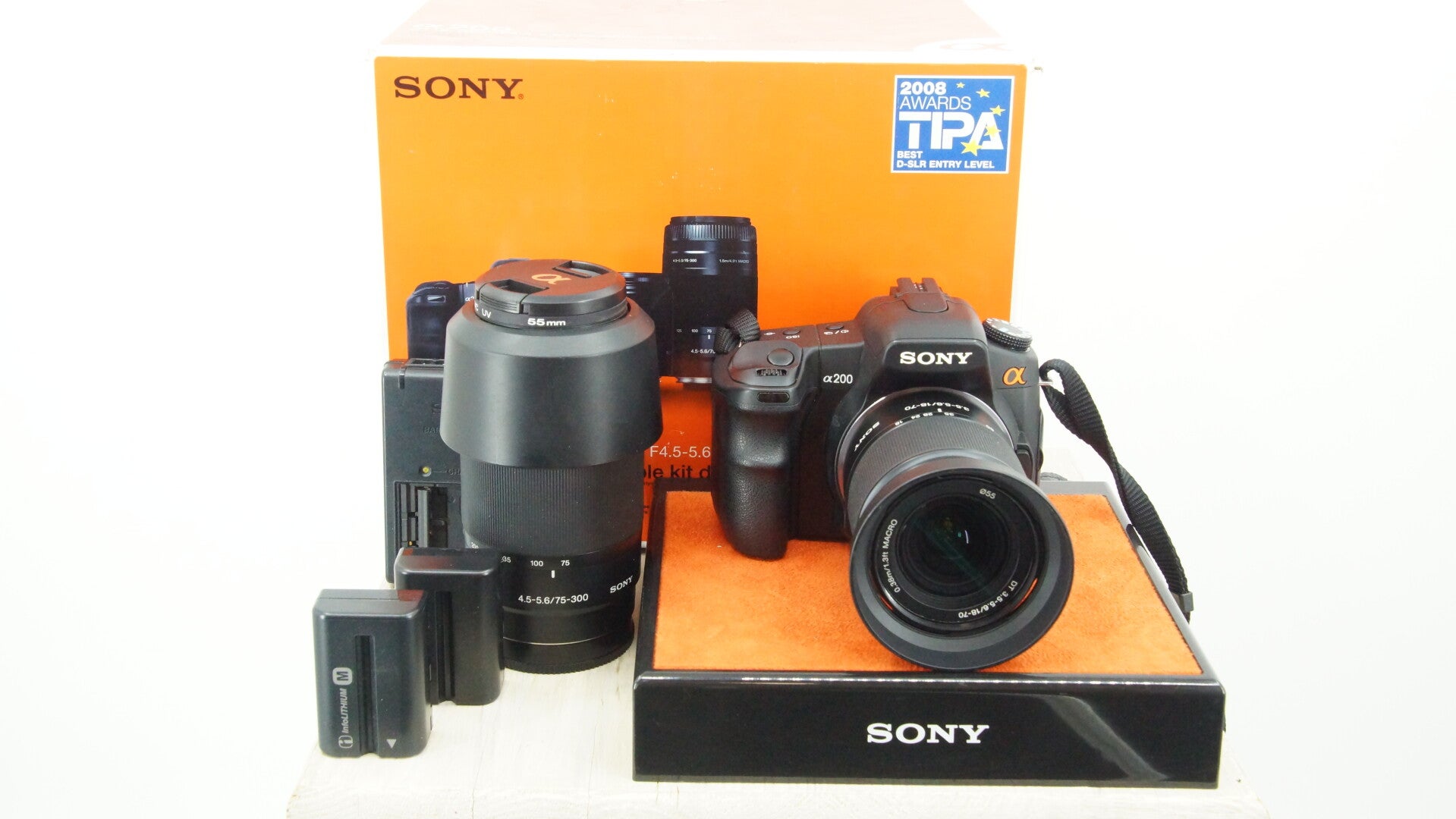 Sony a200 combi set met 18-70 en 70-300mm zoomlens. Perfecte starter set!