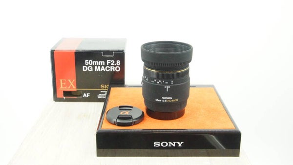 Sigma 50mm f/2.8 EX DG Macro Sony A-mount lens