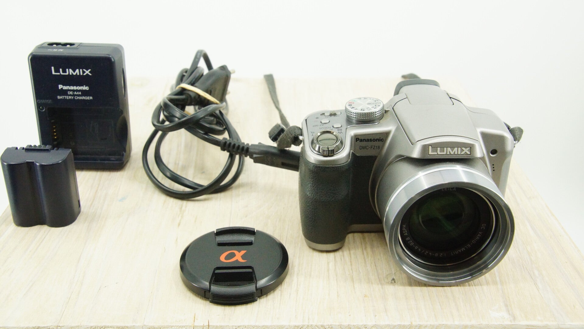 Panasonic Lumix DMC-FZ18 18x zoom, compact camera.