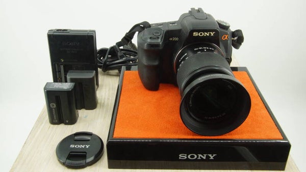 Sony a200 spiegelreflex camera met 18-70mm lens