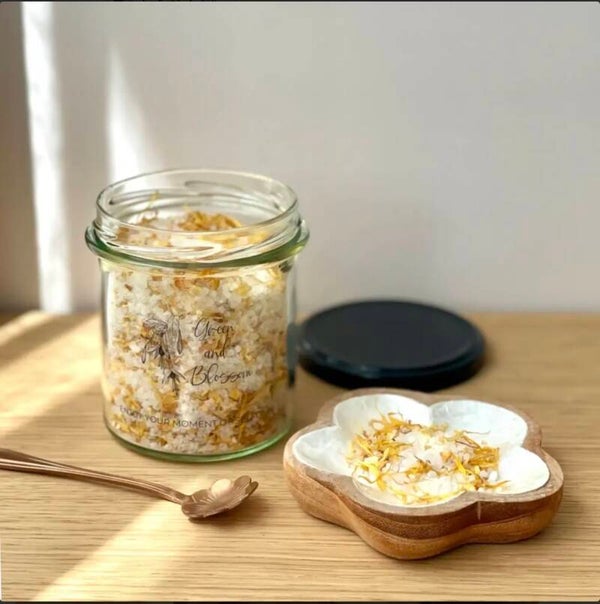 Badzout met goudsbloem – natuurlijk ontspannend badzout