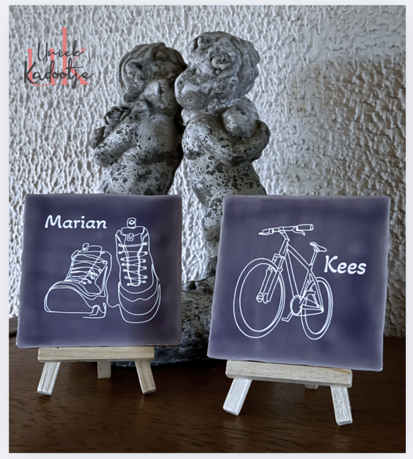 Tegeltje met tekst/naam en houder