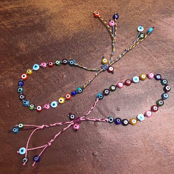 Armband met mini oogjes