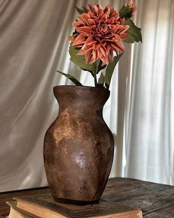 Ivana Vase