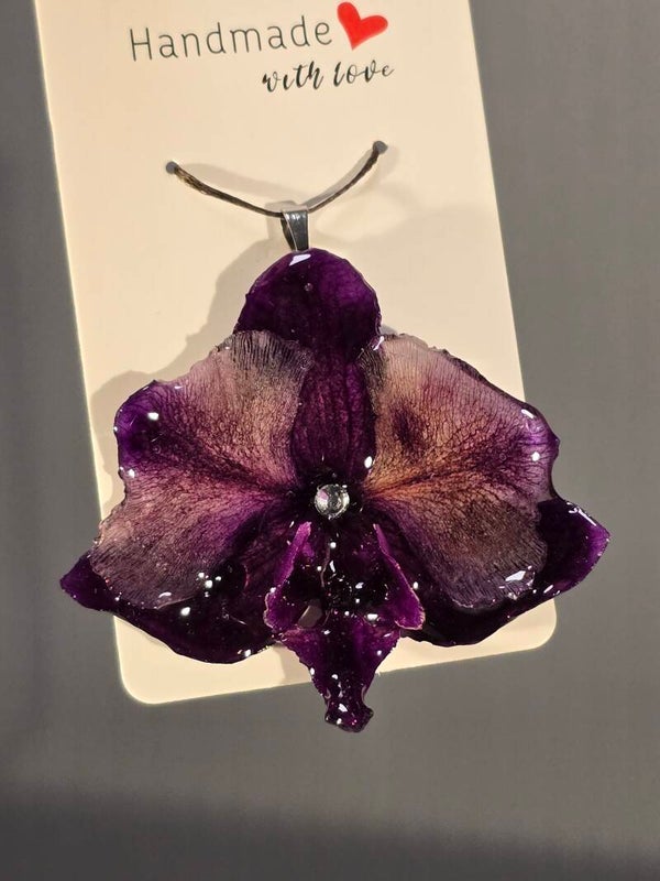 Pendentif pensée pourpre