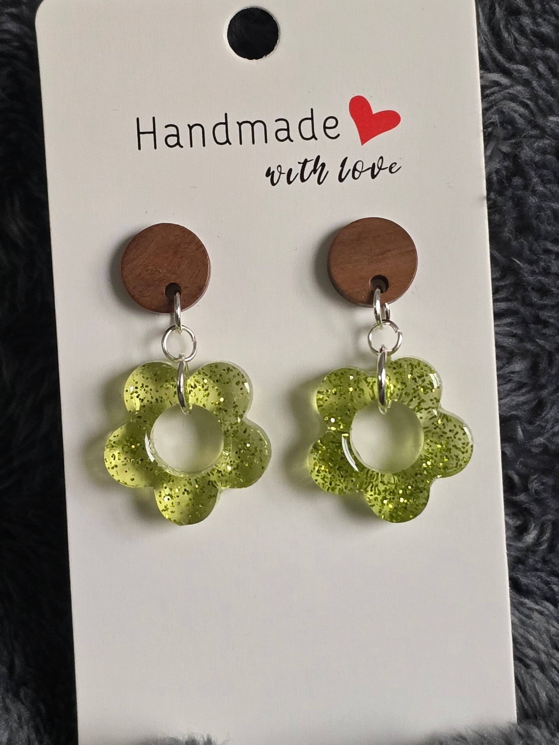 Petites fleurs vertes