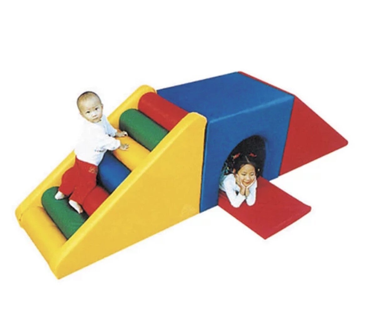 Little ones mini play area