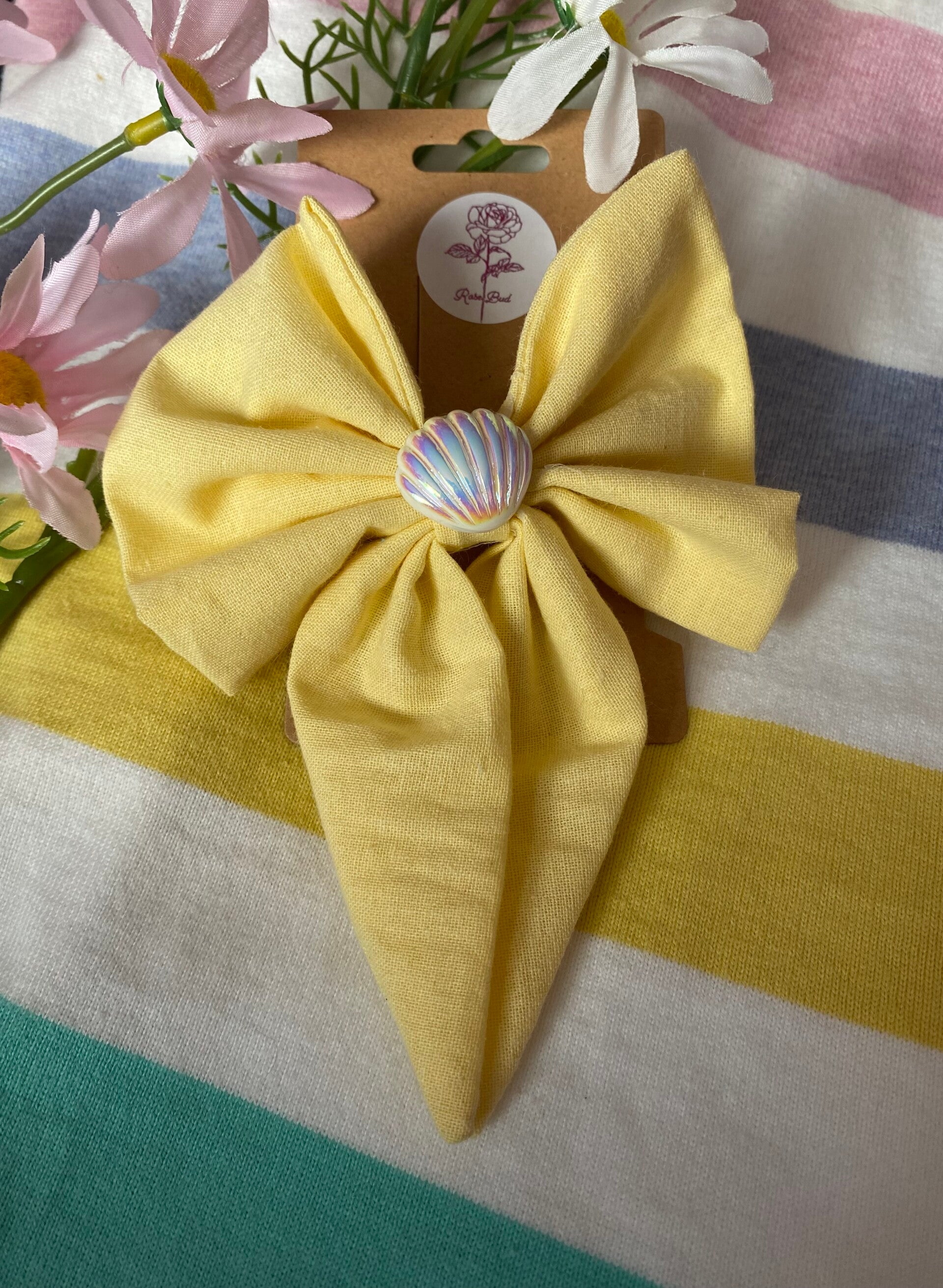 Yellow shell hair bow