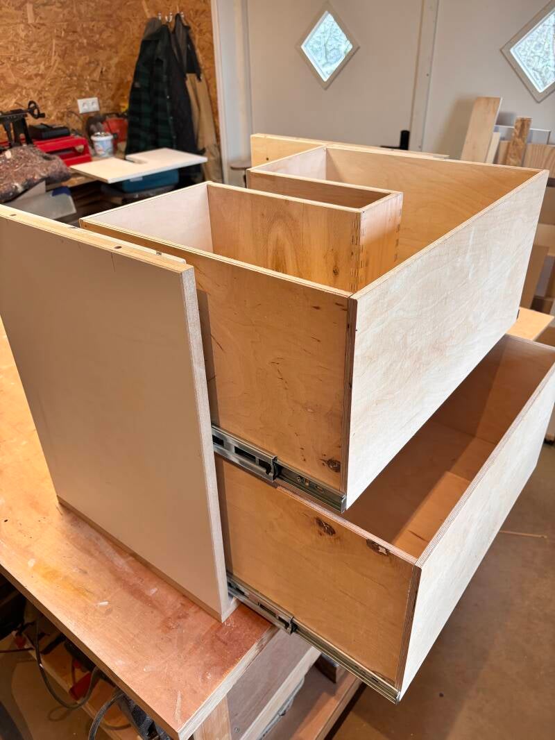 Wastafelmeubel met uitsparing voor syphon